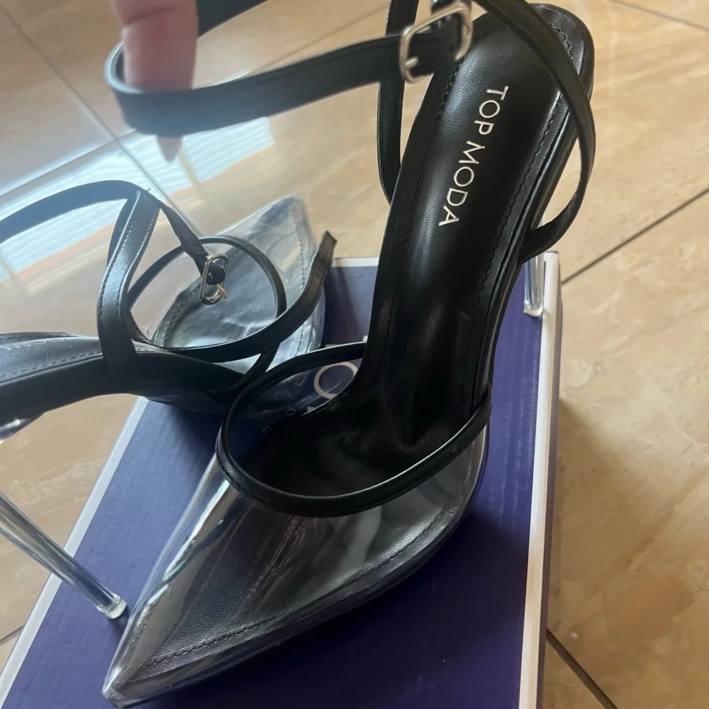 Black Heels - Picture 4 of 13